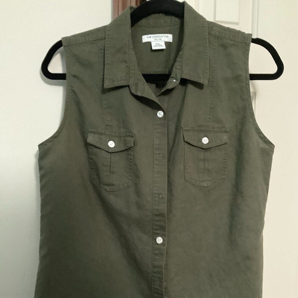 Green Liz Claiborne sleeveless blouse